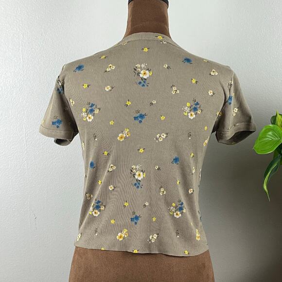 Forever 21 Taupe Floral Short Sleeve Ribbed Knit Cropped Tee Size Medium - Picture 3 of 7